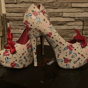 Chic Cream Heels with Tattoo Print /pin up couture heels❤︎